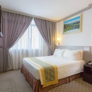 Отель Hallmark Leisure